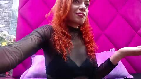 Snapshot of vellaparis chatting on 01.15.25 vellaparis online show from 01.15.25