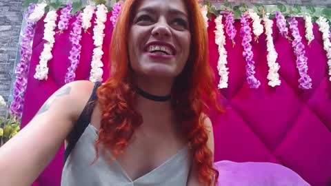 Snapshot of vellaparis chatting on 01.16.25 vellaparis online show from 01.16.25