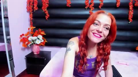 Snapshot of vellaparis chatting on 10.27.25 vellaparis online show from 10.27.25