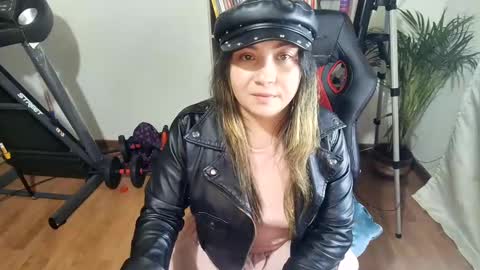 Im VelaI will be Christmas and New Year with my family December 22 to January 13 I will miss you guys. online show from 02.01.25