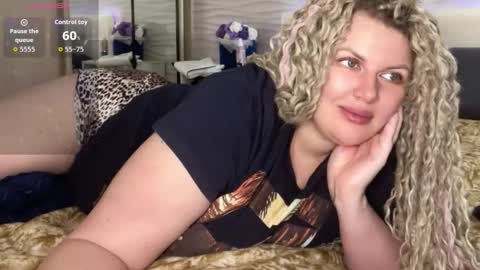 Snapshot of vellinka chatting on 09.13.25 vellinka online show from 09.13.25