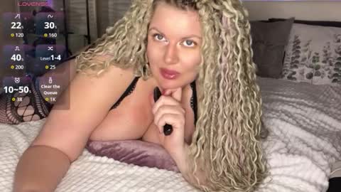 Snapshot of vellinka chatting on 09.21.25 vellinka online show from 09.21.25