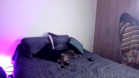 Snapshot of velmoon chatting on 10.22.25 velmoon online show from 10.22.25