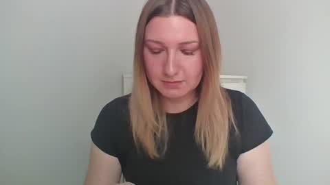 Snapshot of velour_idylle chatting on 06.24.26 velour_idylle online show from 06.24.26