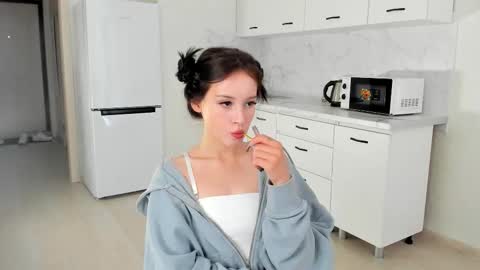 Amelia online show from 09.16.25