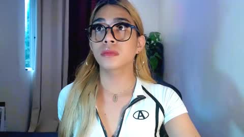 velvet_delux69 online show from 10.09.25