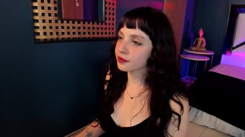 Isabella  online show from 12.20.25