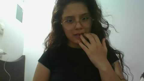 velvet_moon_v online show from 04.07.26