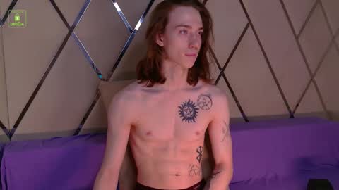 Snapshot of velvet_power chatting on 09.21.25 Ares online show from 09.21.25