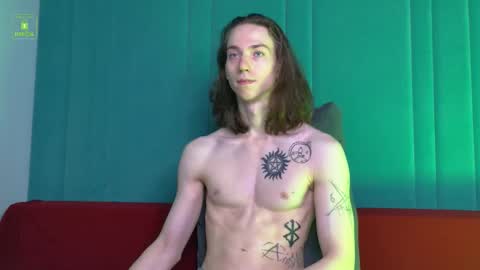 Snapshot of velvet_power chatting on 09.24.25 Ares online show from 09.24.25