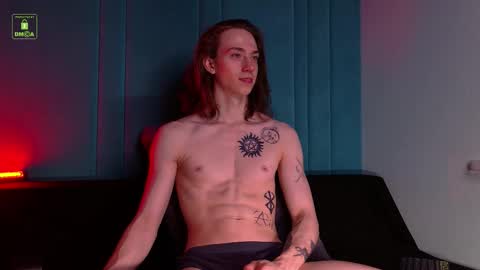 Snapshot of velvet_power chatting on 09.28.25 Ares online show from 09.28.25