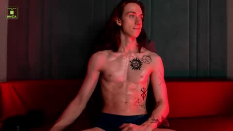 Snapshot of velvet_power chatting on 10.14.25 Ares online show from 10.14.25