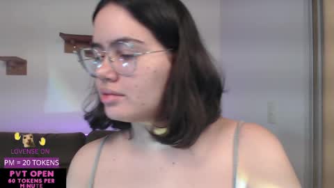 Snapshot of velvetcrystal chatting on 05.11.26 Crystal PVT OPEN online show from 05.11.26