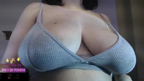 Snapshot of velvetcrystal chatting on 05.23.26 Crystal PVT OPEN online show from 05.23.26