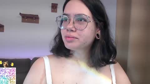 Snapshot of velvetcrystal chatting on 06.11.26 Crystal PVT OPEN online show from 06.11.26