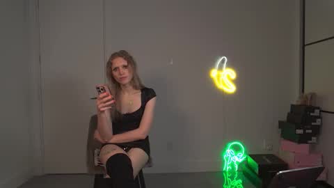 VelvetTGirl online show from 03.16.26