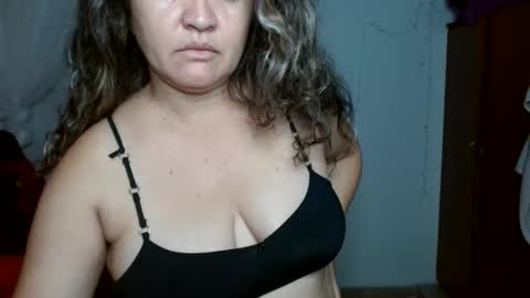 Snapshot of venecasexy44 chatting on 06.05.26 venecasexy44 online show from 06.05.26