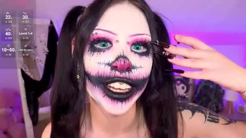 Snapshot of venomeowww_ chatting on 10.17.25 Vivian online show from 10.17.25