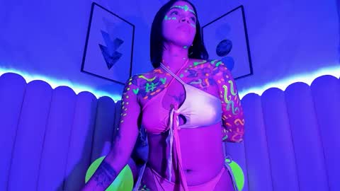 Snapshot of venus__miller chatting on 09.15.25 venus__miller online show from 09.15.25