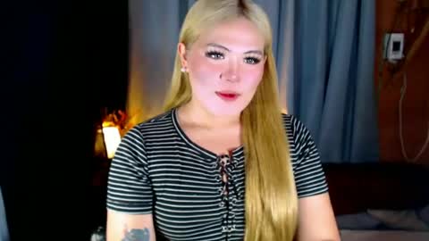 Snapshot of venus_colly chatting on 06.18.26 I am Colly Your mystery girl online show from 06.18.26