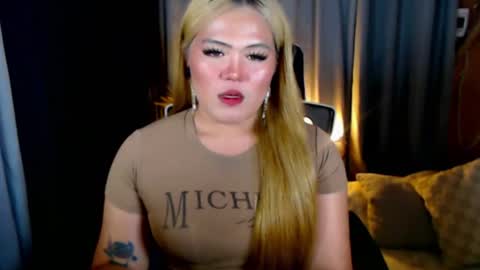 Snapshot of venus_colly chatting on 07.17.26 I am Colly Your mystery girl online show from 07.17.26