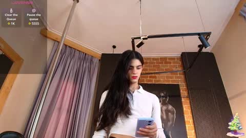 VENUS online show from 01.18.25