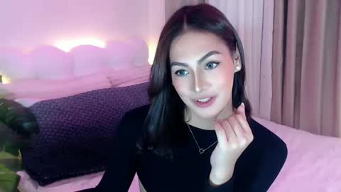 Snapshot of venus_sunrise07xx chatting on 05.28.26 Venus Sunrise Bombshell online show from 05.28.26