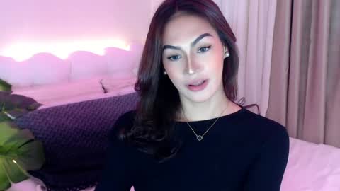 Venus Sunrise Bombshell online show from 07.25.26