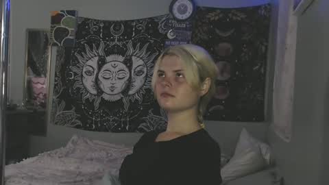 Miss Venus online show from 11.05.25