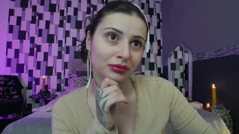 venusinylons online show from 12.21.25