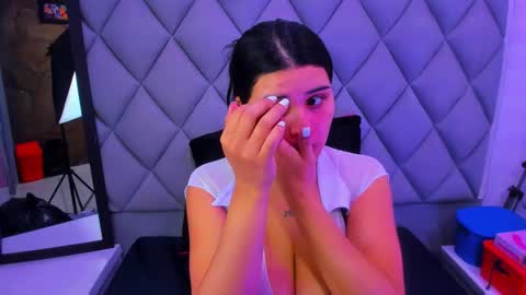 Venusowen  online show from 12.17.25