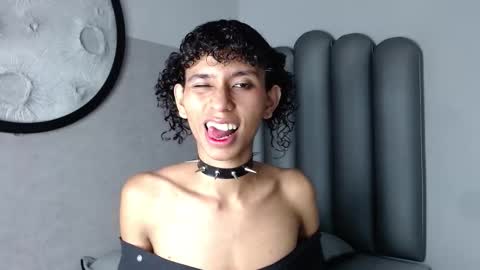 Snapshot of venuss_03 chatting on 09.28.25 venuss_03 online show from 09.28.25