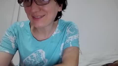 Snapshot of vera_elle chatting on 10.26.25 Vera online show from 10.26.25