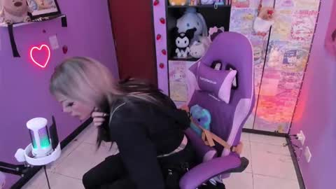     online show from 10.01.25