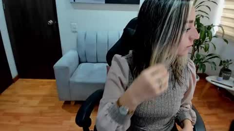 Snapshot of veromars_ chatting on 02.24.25 Catalina online show from 02.24.25