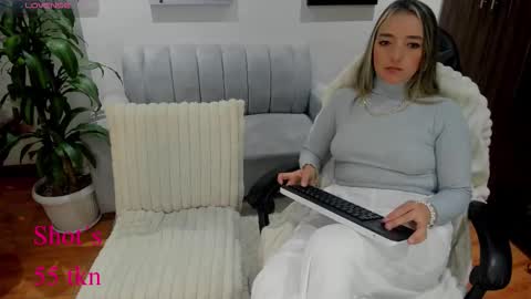 Snapshot of veromars_ chatting on 09.14.25 Catalina online show from 09.14.25