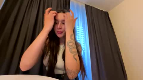 Veronica online show from 10.18.25