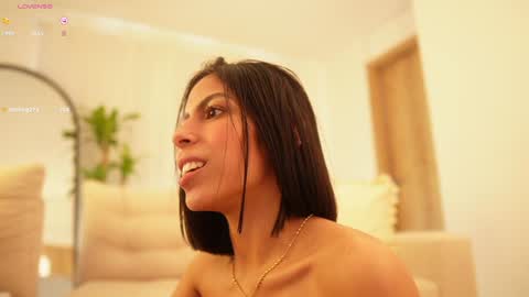 Snapshot of veronica_mendez1 chatting on 12.20.24 Veronica online show from 12.20.24