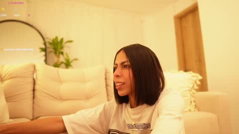 Snapshot of veronica_mendez1 chatting on 12.22.24 Veronica online show from 12.22.24