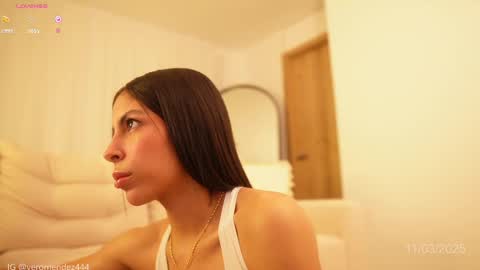 Snapshot of veronica_mendez1 chatting on 03.11.25 Veronica online show from 03.11.25