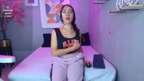 Snapshot of veronica_miiller chatting on 05.25.26 veronica online show from 05.25.26