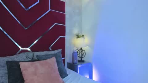 Veronica Olson online show from 01.06.26