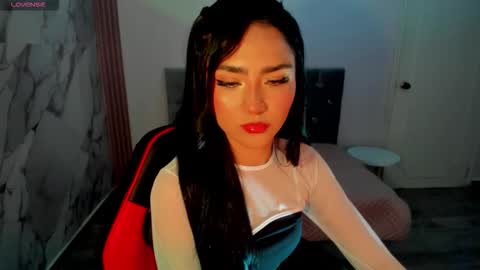 veronicablakee  online show from 11.29.25