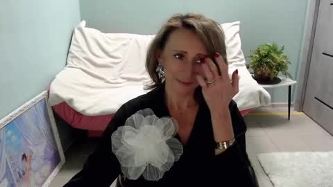 Helen online show from 03.10.25