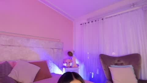 Snapshot of veronicamartin_ chatting on 01.21.25 Vero  online show from 01.21.25