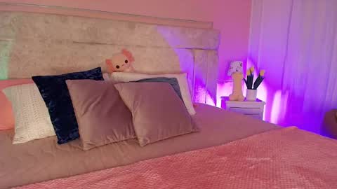 Snapshot of veronicamartin_ chatting on 03.08.25 Vero  online show from 03.08.25