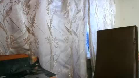 Snapshot of veronika_xi chatting on 09.30.25 veronika_xi online show from 09.30.25