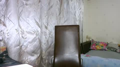 Snapshot of veronika_xi chatting on 10.30.25 veronika_xi online show from 10.30.25