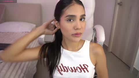  V A L  help me reach 100likes online show from 03.07.26