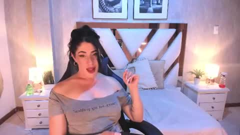 Snapshot of veronnica_fox chatting on 06.23.26 Veronica online show from 06.23.26